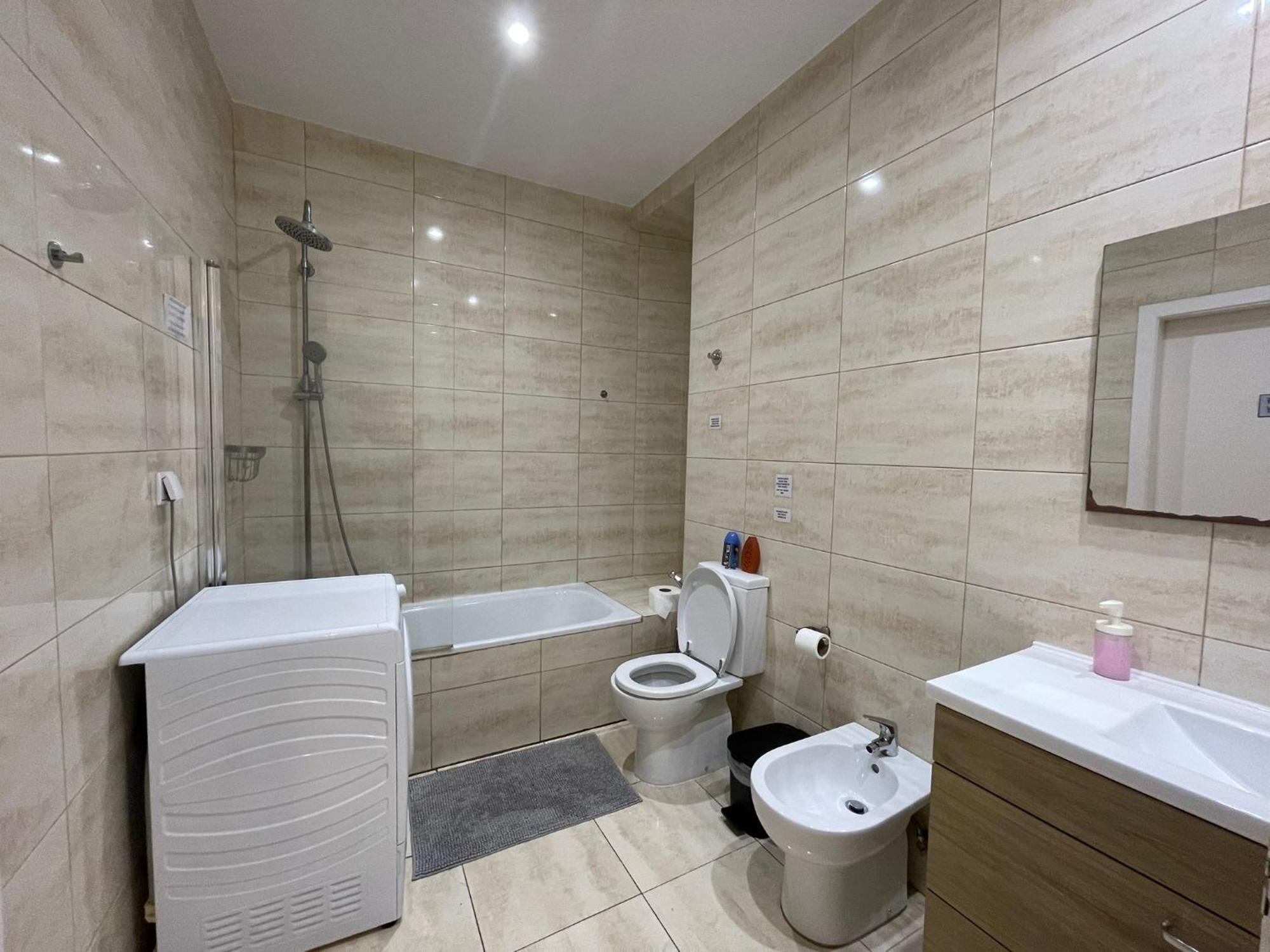 Embassy Arriaga Private Elegance Rooms In Stylish Shared Apartment Лиссабон Экстерьер фото